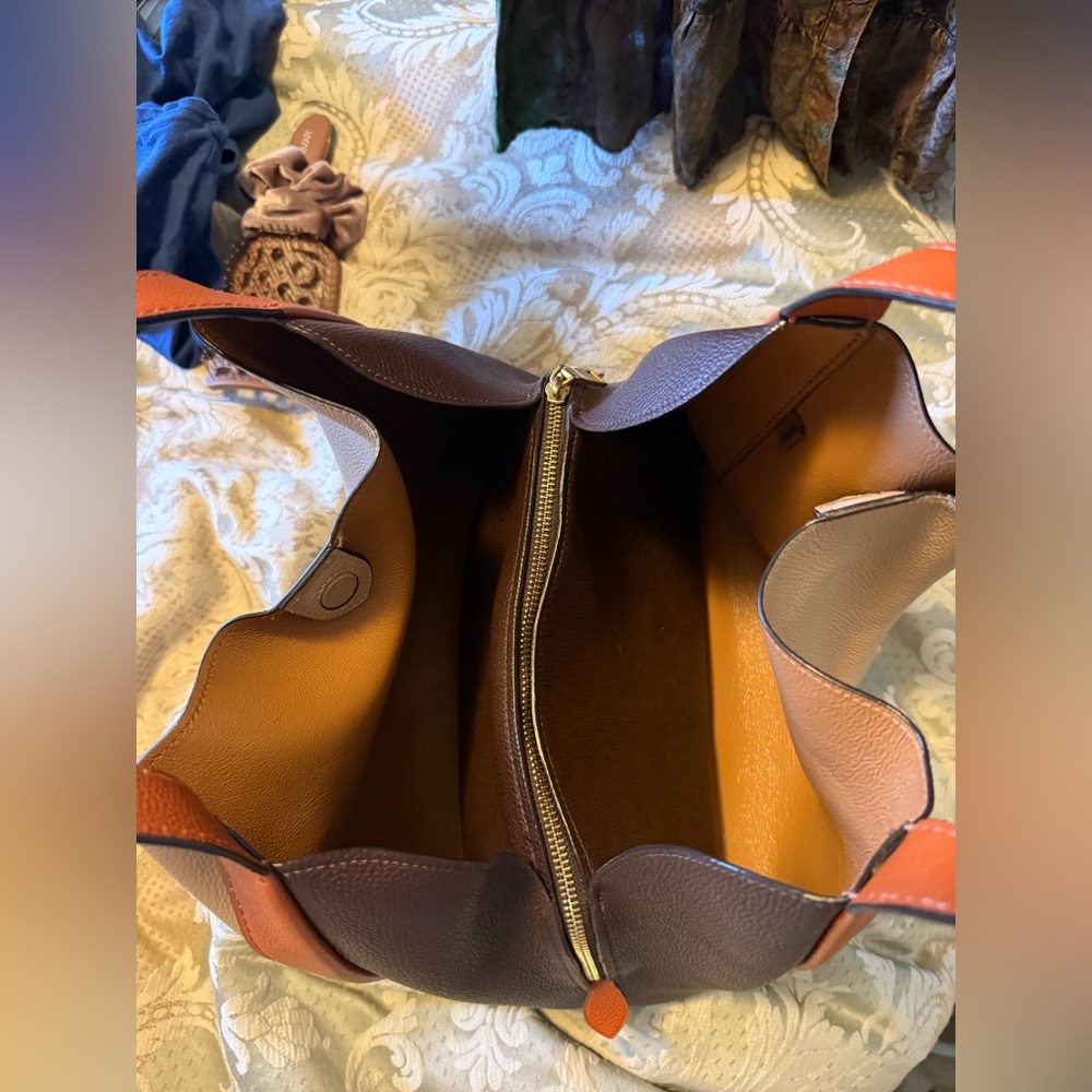 Coach Two-Tone Tan and Brown Shoulder Bag - Picture 6 of 11